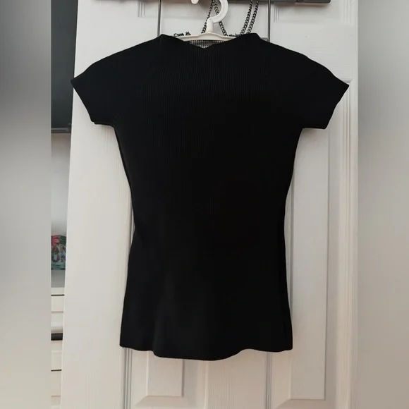 Instasculpt Ribbed Knit Heart Top - Picture 5 of 6